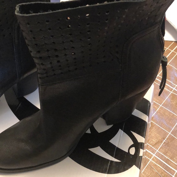 Boots - Picture 2 of 3